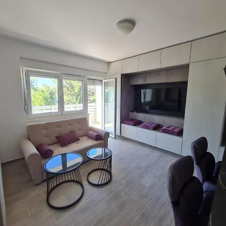 Appartamento With Forest & Sea View Seline